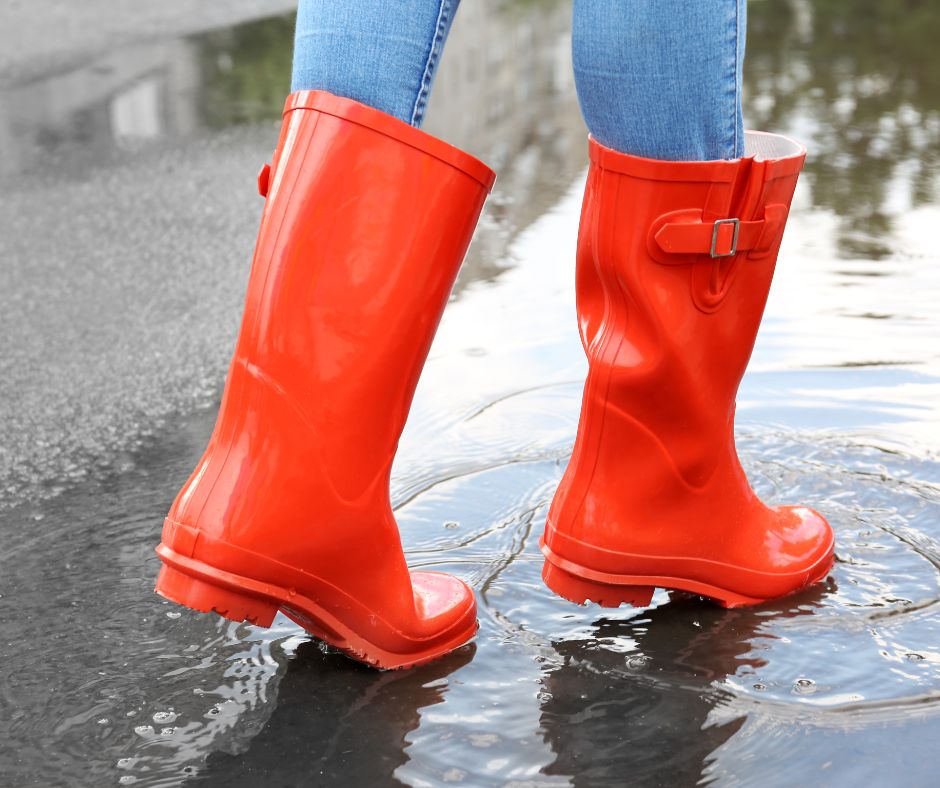 I-can-see-the-stairs-in-the-puddle