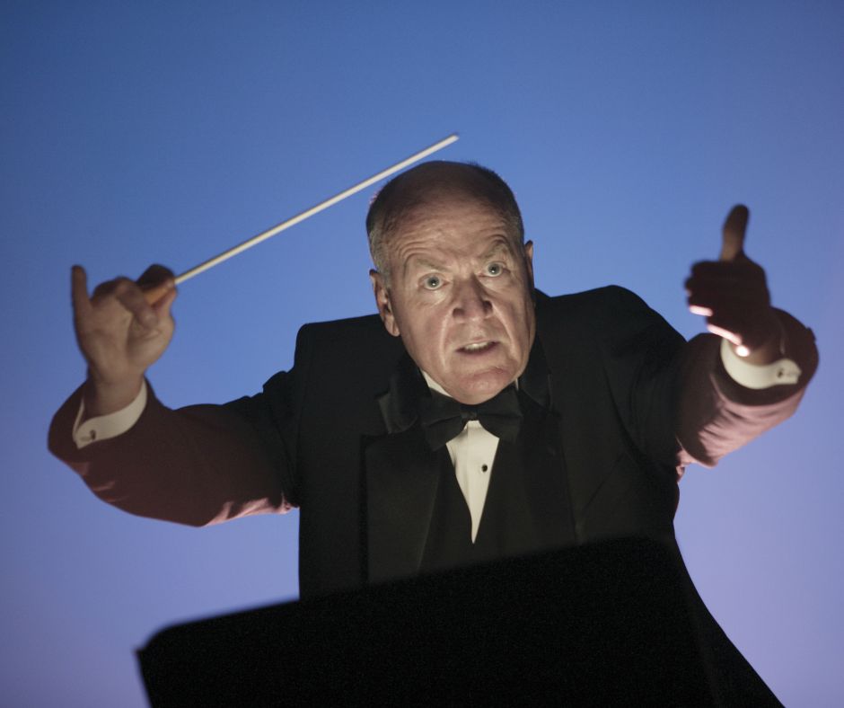 A conductor who emphasizes dynamics